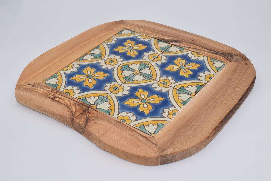 Ceramic tray with 4 olive wood tiles
